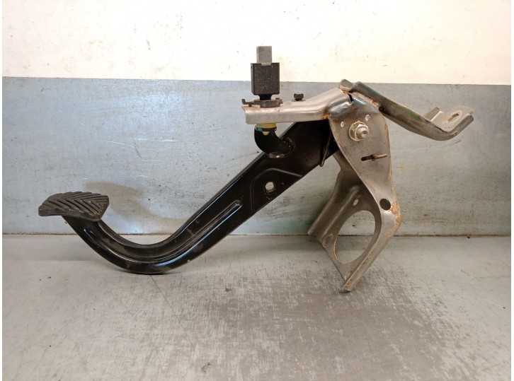 Recambio de pedal freno para hyundai i20 1.2 16v cat referencia OEM IAM 32800C8100 32800C8100 