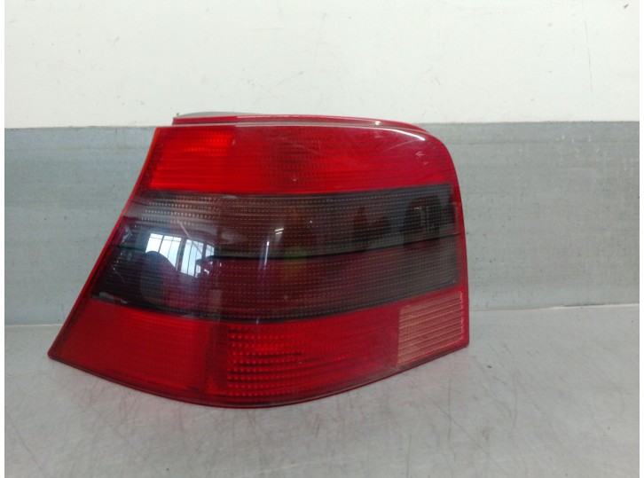 Recambio de piloto trasero de aleta iz para volkswagen golf iv (1j1) 1.6 referencia OEM IAM 1J6945111 C1J6945095S 