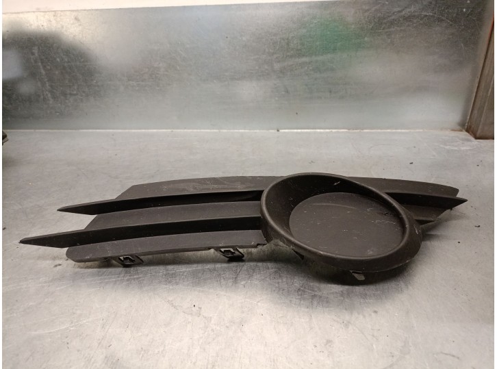 Replacement left bumper grille for Opel Corsa D (S07) 1.3 CDTi (L08, L68) OEM IAM reference 13211480 