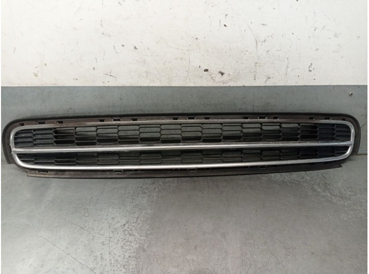 Recambio de rejilla paragolpes delantero para mini mini (r56) cooper referencia OEM IAM 2753647 51110404124 11412910