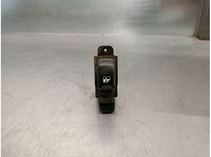 Replacement rear left window regulator switch for Hyundai Santa Fe (SM) 2.0 CRDi CAT OEM IAM reference 9358026100 9358026100 