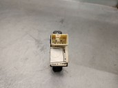 Replacement rear left window regulator switch for Hyundai Santa Fe (SM) 2.0 CRDi CAT OEM IAM reference 9358026100 9358026100 