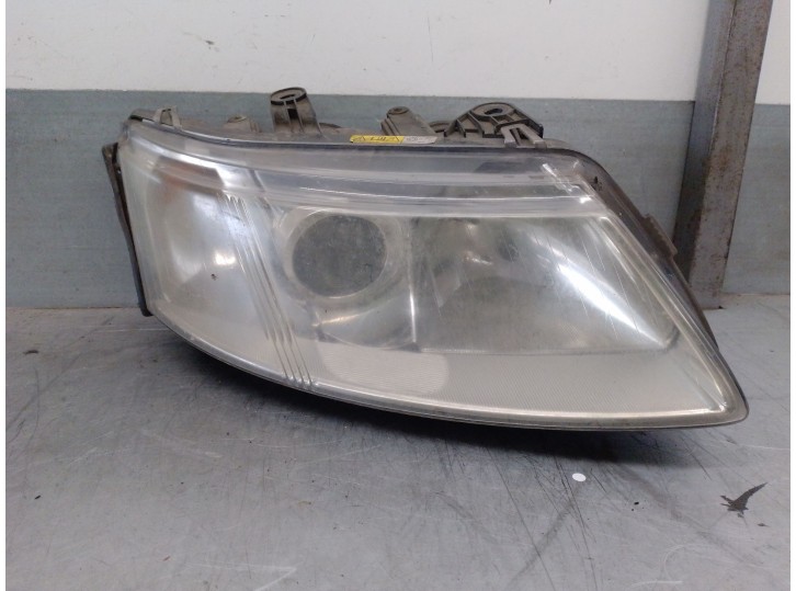Replacement right headlight for Saab 9-3 (YS3F, E79, D79, D75) 1.8T OEM IAM reference 12797388 