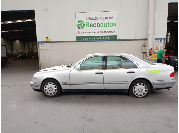 mercedes-benz clase e (w210) del año 2002
