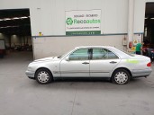 mercedes-benz clase e (w210) del año 2002