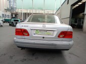 mercedes-benz clase e (w210) del año 2002