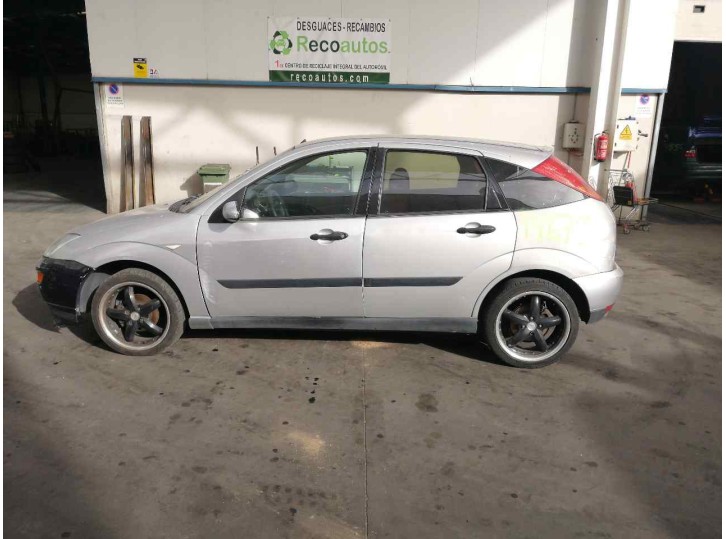 ford focus berlina (cak) del año 2001