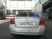 toyota avensis berlina (t25) del año 2005