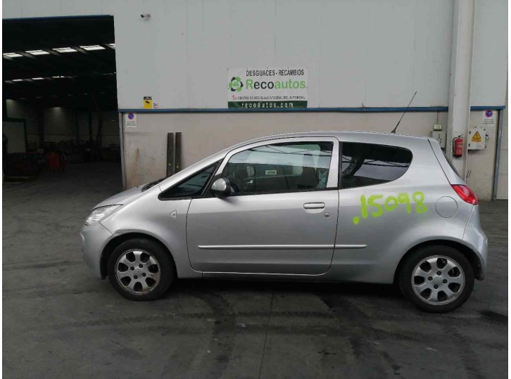 mitsubishi colt berlina 3 (cz) del año 2007
