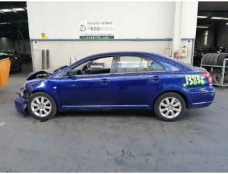 toyota avensis berlina (t25) del año 2005