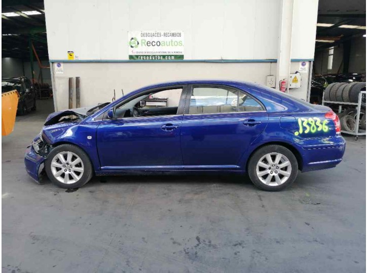 toyota avensis berlina (t25) del año 2005