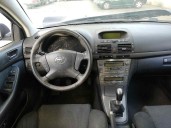 toyota avensis berlina (t25) del año 2005