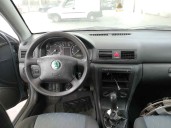 skoda octavia berlina (1u2) del año 2002