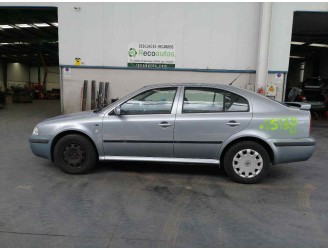 skoda octavia berlina (1u2) del año 2002