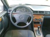 mercedes-benz clase e (w124) berlina del año 1999
