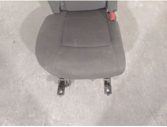 Recambio de asientos trasero derecho para chevrolet orlando (j309) 2.0 d referencia OEM IAM 95218241 95218241  2