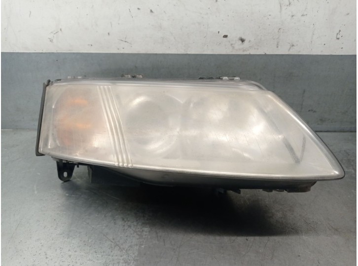 Replacement right headlight for Saab 9-3 Station Wagon (e50) 1.9 TiD OEM IAM reference 12797389 12797389 