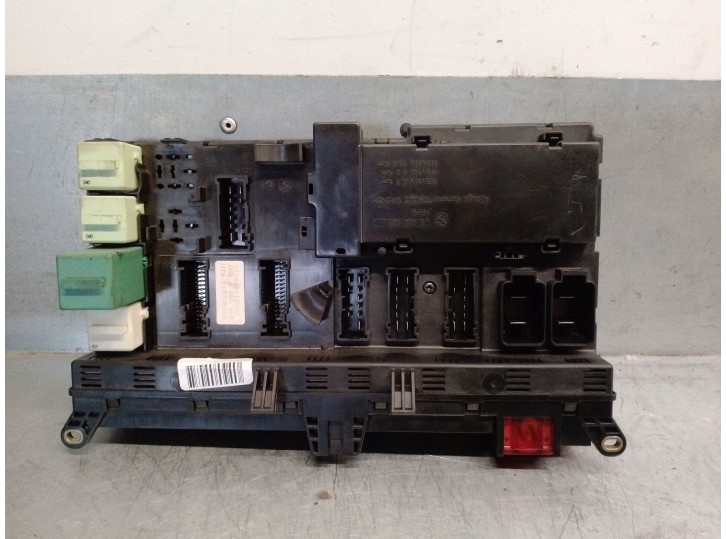 Recambio de caja reles / fusibles para bmw x5 (e53) 4.4i automático referencia OEM IAM 8380405 8380409 