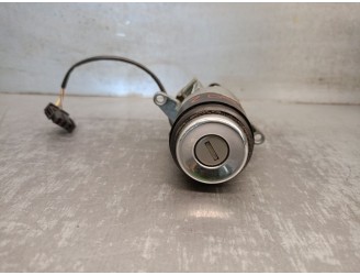 Recambio de bombin porton trasero para audi 100 c4 sedán (4a2) 2.3 e referencia OEM IAM 4A586205  