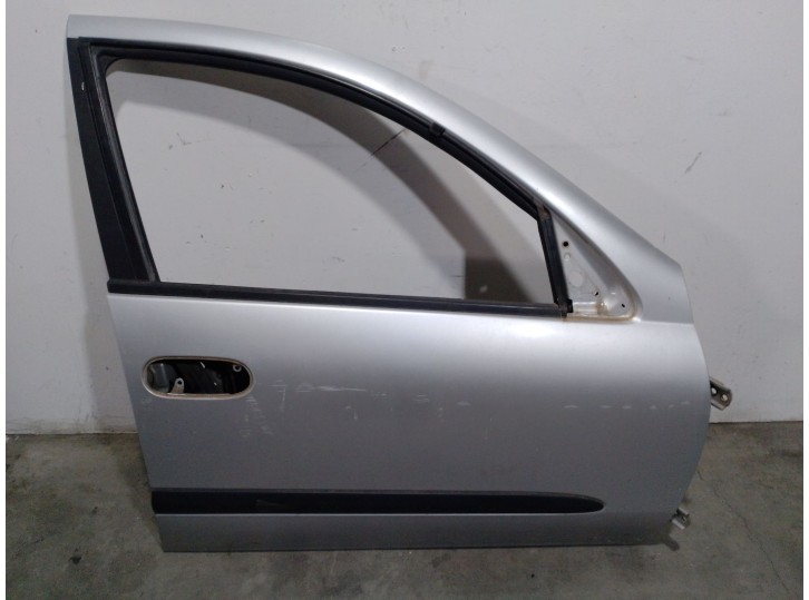 Recambio de puerta delantera derecha para nissan almera ii hatchback (n16) 1.5 referencia OEM IAM 801005M431 