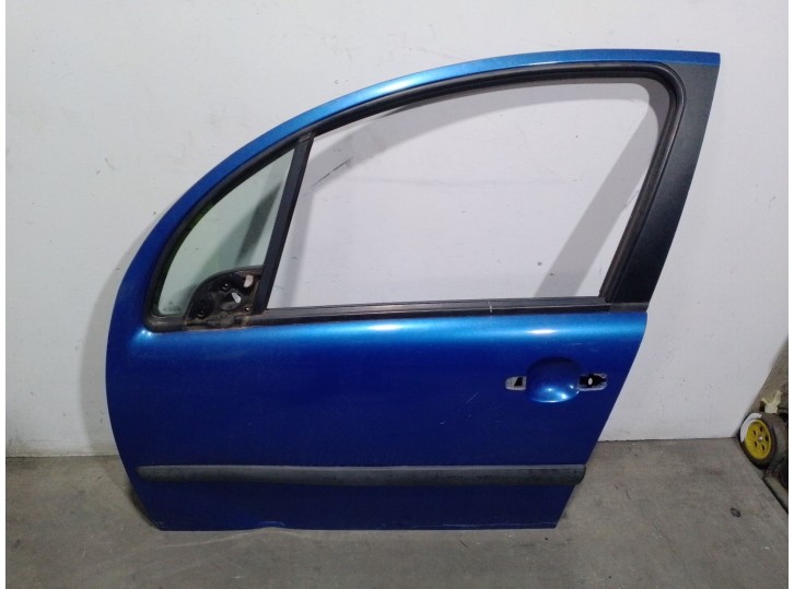 Replacement front left door for Citroën C3 I (FC_, FN_) 1.4 i OEM IAM reference 9002V1 