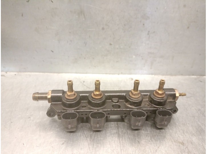 Recambio de rampa inyectora para bmw x5 (e53) 4.4i automático referencia OEM IAM 4114518600441 232040000