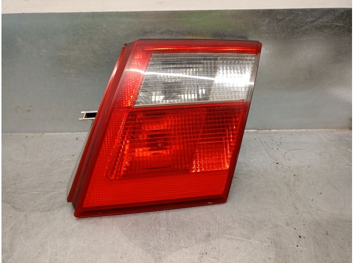 Replacement right rear light for Saab 9-5 (YS3E) 3.0 TiD OEM IAM reference 5142229 5404652 