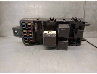 Replacement fuse/relay box for Volvo S40 I (644) 1.9 DI OEM IAM reference 3B170583 