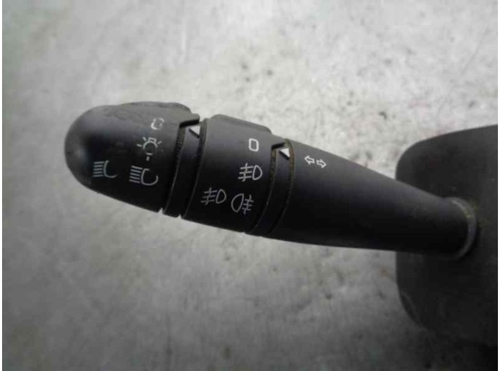 Recambio de mando luces para renault clio ii fase ii (b/cb0) 1.5 dci diesel referencia OEM IAM 