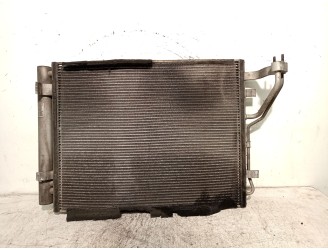 Replacement air conditioning condenser / radiator for Kia Cee'd Hatchback (ED) 1.6 CRDi 90 OEM IAM reference 976062L600 