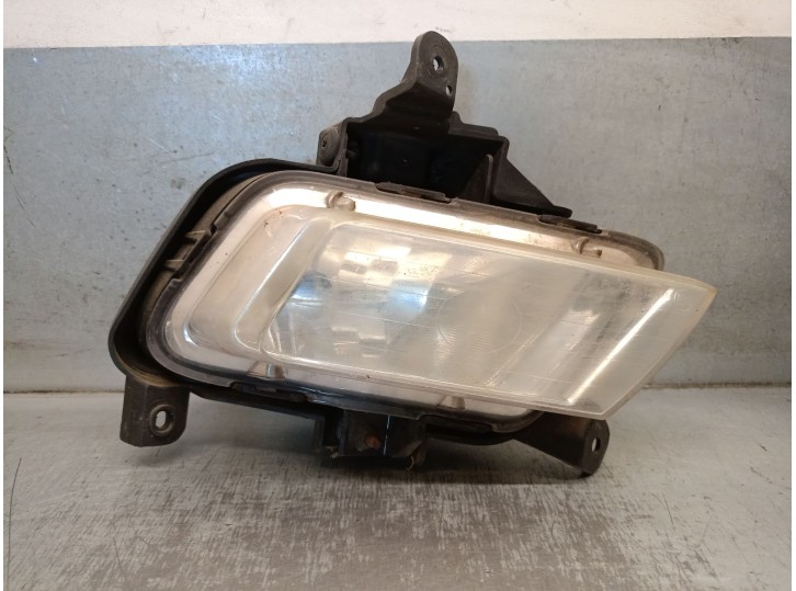 Replacement right front fog light for Kia Cee'd Hatchback (ED) 1.6 CRDi 90 OEM IAM reference 922021H070 922021H070 5 DOORS