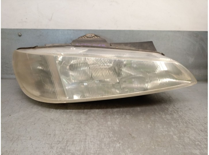 Replacement right headlight for Peugeot 406 Break (8E/F) 2.0 HDI 110 OEM IAM reference 9616251280 6205V2 5 DOORS