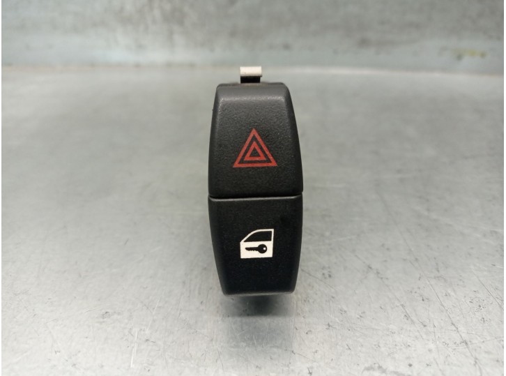 Replacement hazard warning switch for BMW X1 (E84) xDrive 20 D OEM IAM reference 61316919506 