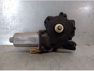 Recambio de motor elevalunas delantero derecho para ford fiesta iv (ja_, jb_) 1.3 i referencia OEM IAM 1100184 2 PINES 3 PUERTAS