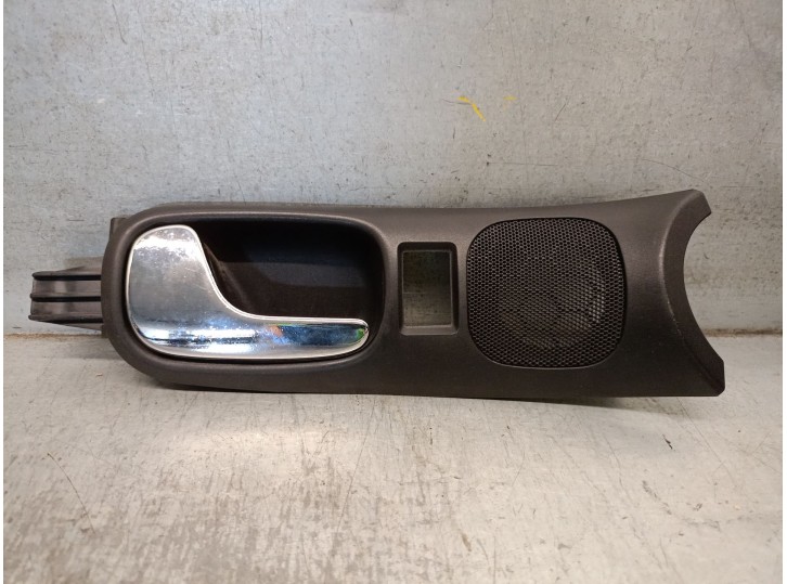 Recambio de maneta interior delantera izquierda para audi a4 b5 (8d2) 1.8 referencia OEM IAM 8D1837019 4 PUERTAS