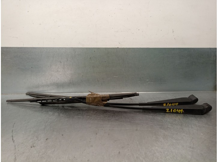 Recambio de brazo limpia delantero derecho para ford fiesta iv (ja_, jb_) 1.3 i referencia OEM IAM 1059108 1064124 