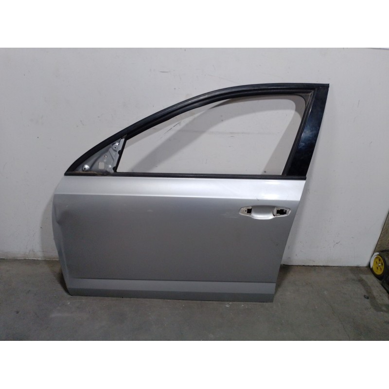 Recambio de puerta delantera izquierda para skoda octavia iii (5e3, nl3, nr3) 1.6 tdi referencia OEM IAM 5E0831051B  