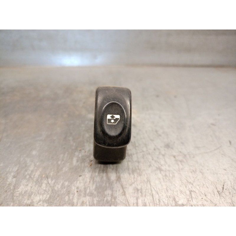 Recambio de mando elevalunas delantero izquierdo para renault kangoo (kc0/1_) 1.5 dci (kc08, kc09) referencia OEM IAM 199223  