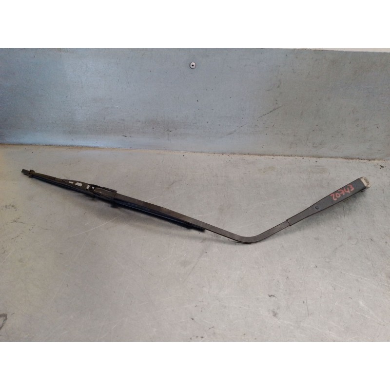 Recambio de brazo limpia trasero para toyota land cruiser 90 (_j9_) 3.0 td (kzj90, kzj95) referencia OEM IAM 8524160060  