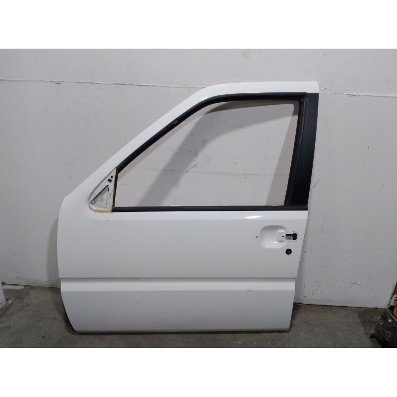 Recambio de puerta delantera izquierda para nissan terrano/terrano.ii (r20) 2.7 turbodiesel referencia OEM IAM   