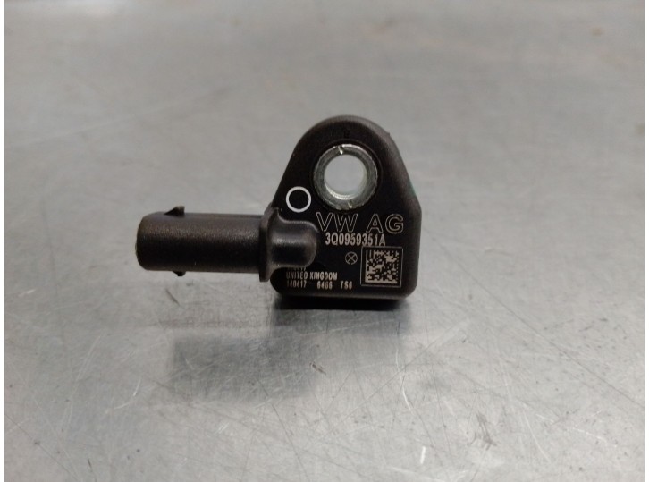 Replacement impact sensor for Skoda Octavia III (5E3, NL3, NR3) 1.6 TDi OEM IAM reference 3Q0959351A TRW