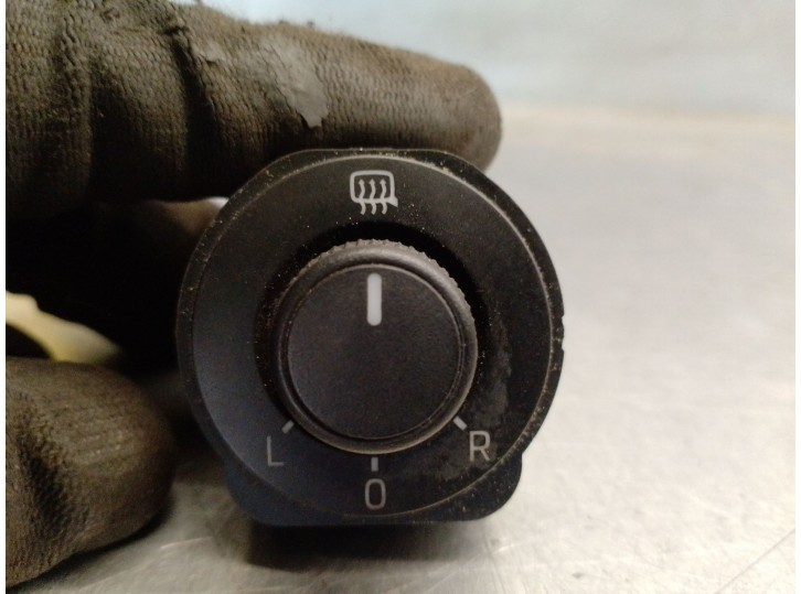 Recambio de mando retrovisor para skoda octavia iii (5e3, nl3, nr3) 1.6 tdi referencia OEM IAM 5E0959565B 