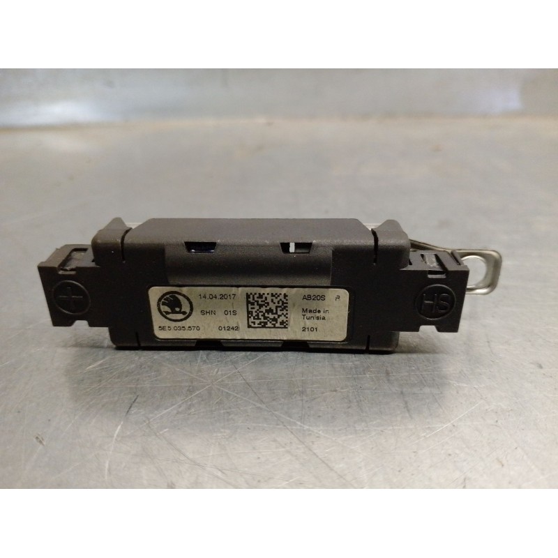 Recambio de antena para skoda octavia iii (5e3, nl3, nr3) 1.6 tdi referencia OEM IAM 5E5035570  