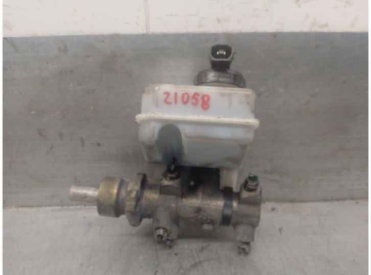 Replacement brake pump for Renault Master II van (FD) 2.8 DTI OEM IAM reference 7700309824 7701208176 BOSCH