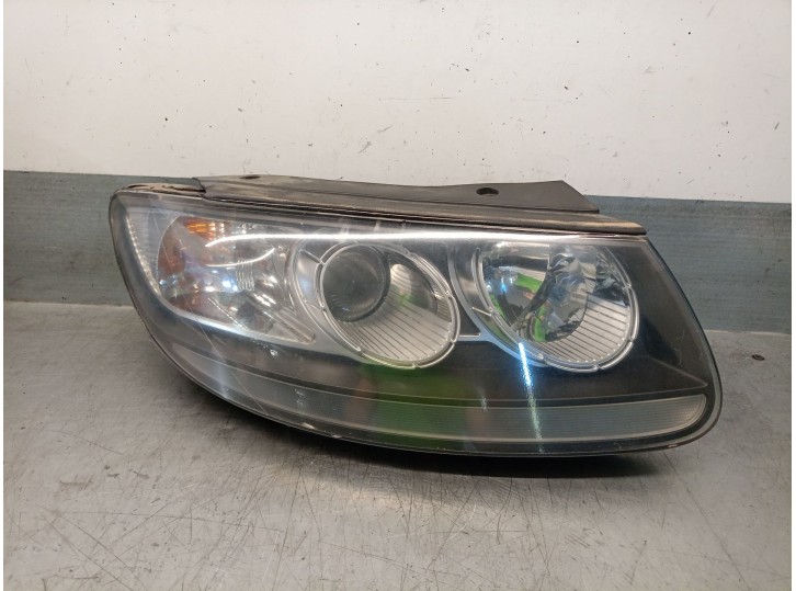 Replacement right headlight for Hyundai Santa Fé II (CM) 2.2 CRDi OEM IAM reference 921022B020 5 DOORS 