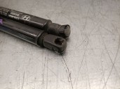Replacement boot / tailgate shock absorbers for Hyundai Santa Fé II (CM) 2.2 CRDi OEM IAM reference 817702B001 MANDO 