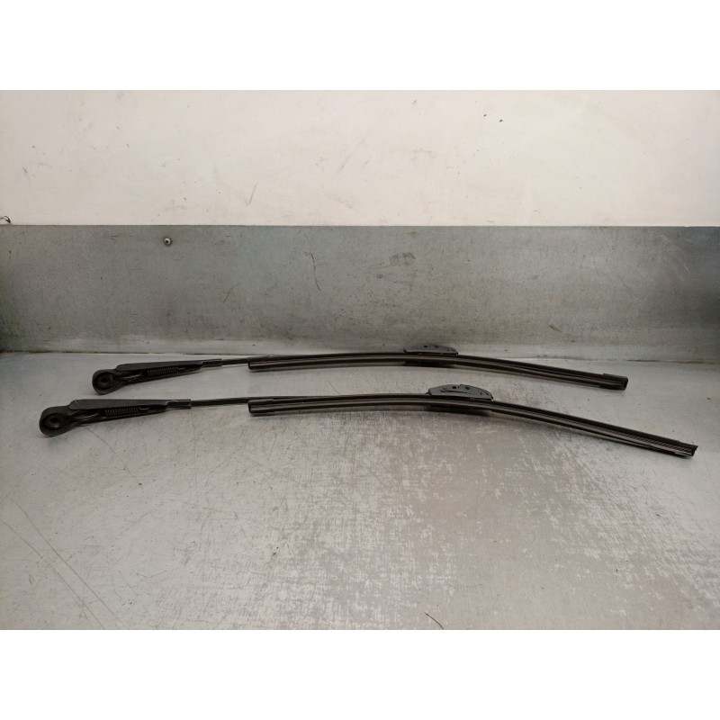 Recambio de brazo limpia delantero derecho para opel corsa b (s93) 1.7 d (f08, f68, m68) referencia OEM IAM 90386267 1272496 