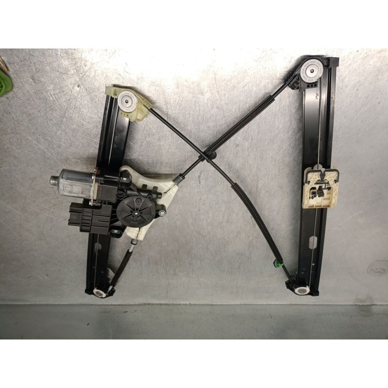 Recambio de elevalunas delantero izquierdo para seat ibiza (kj1) referencia OEM IAM 6F0837461C 24 PINES 5 PUERTAS