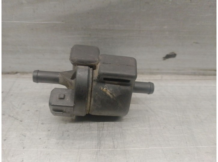 Recambio de valvula aire adicional para audi a8 d2 (4d2, 4d8) 3.7 referencia OEM IAM 058133459 058133459 