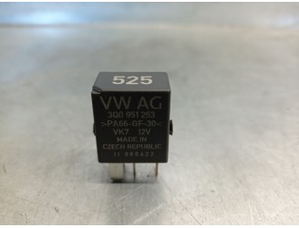 Replacement relay for Seat Ibiza (KJ1) 1.0 TSI OEM IAM reference 3Q0951253 